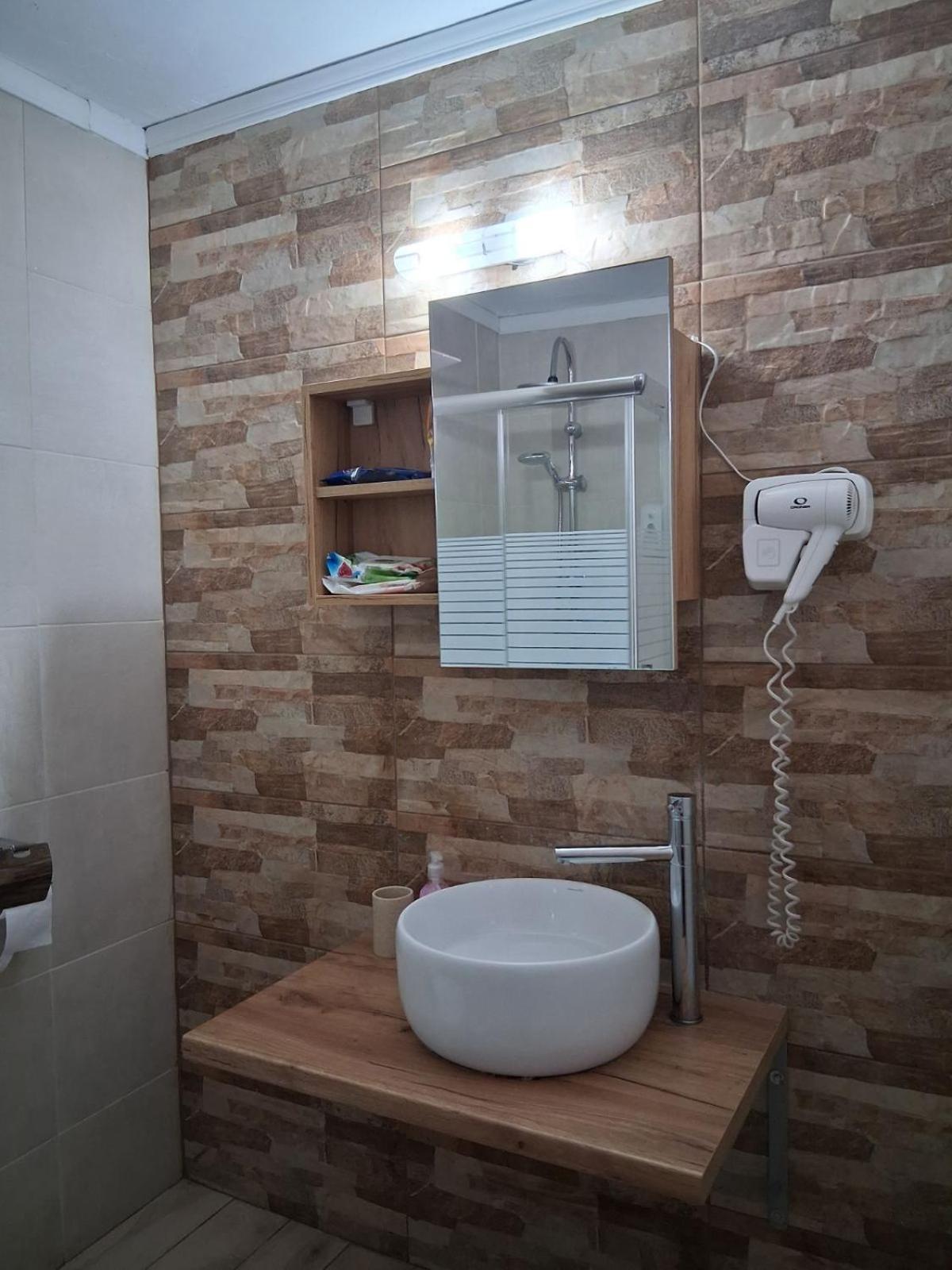 Appartamento Sioutis House Soroni Esterno foto